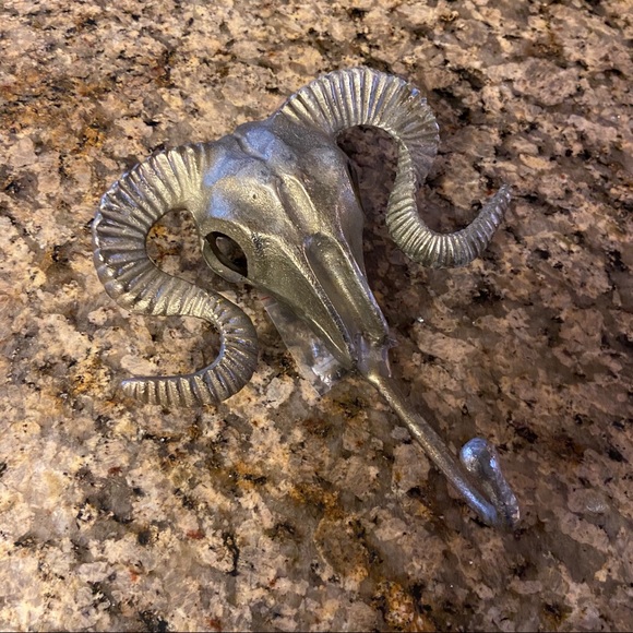 Southwestern Decor Bull Skull Wall Hook Mount S - Picture 7 of 8